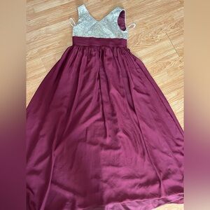 Elegant Burgundy Women's dress size small
